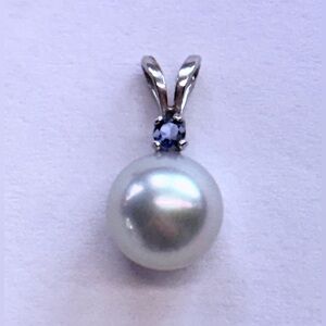 Pearl Pendant NWOT, 6.5 mm pearl, 14K setting, Pearl Factory